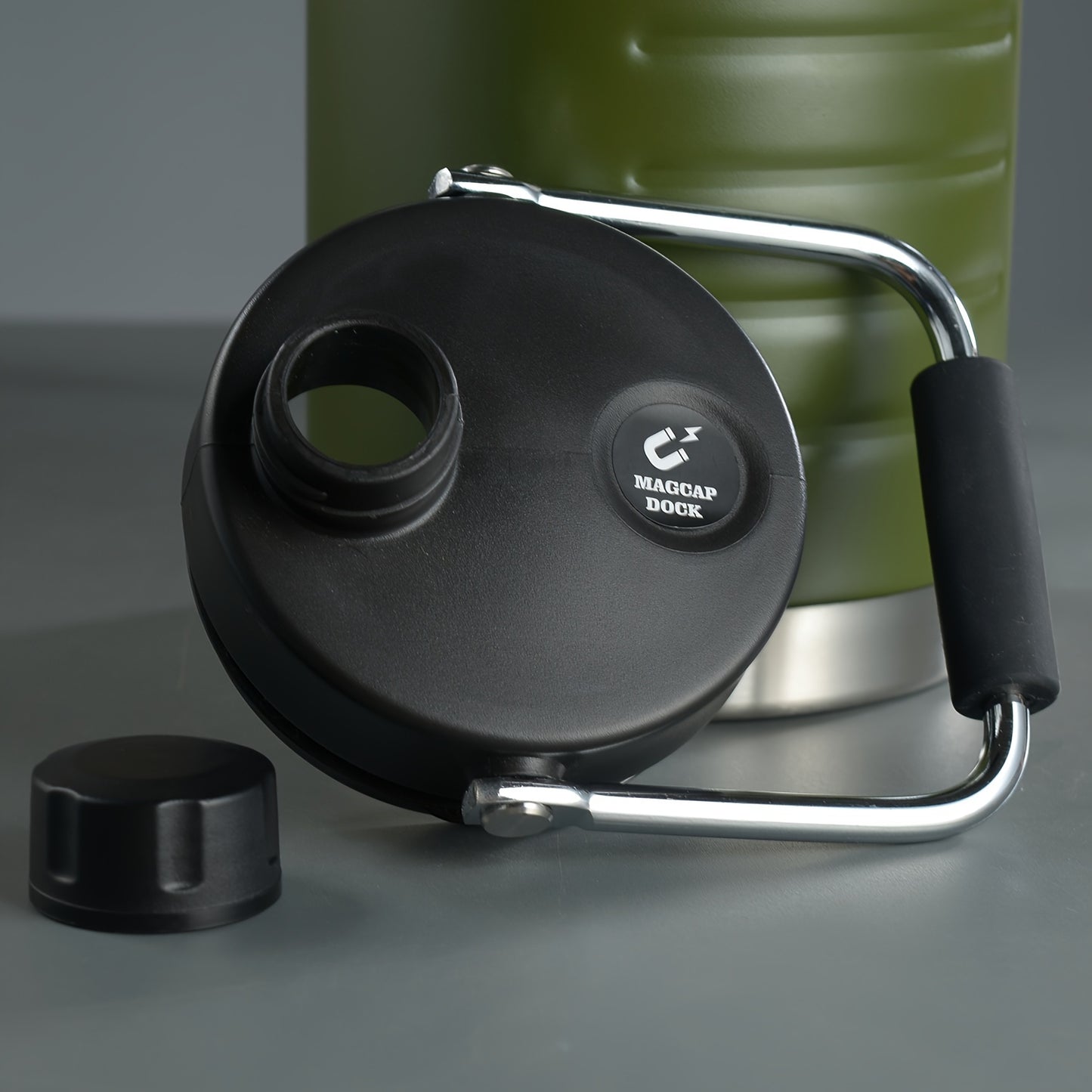 Stainless Steel Insulated Vacuum Bottle 2000ml with Magnetic Lid