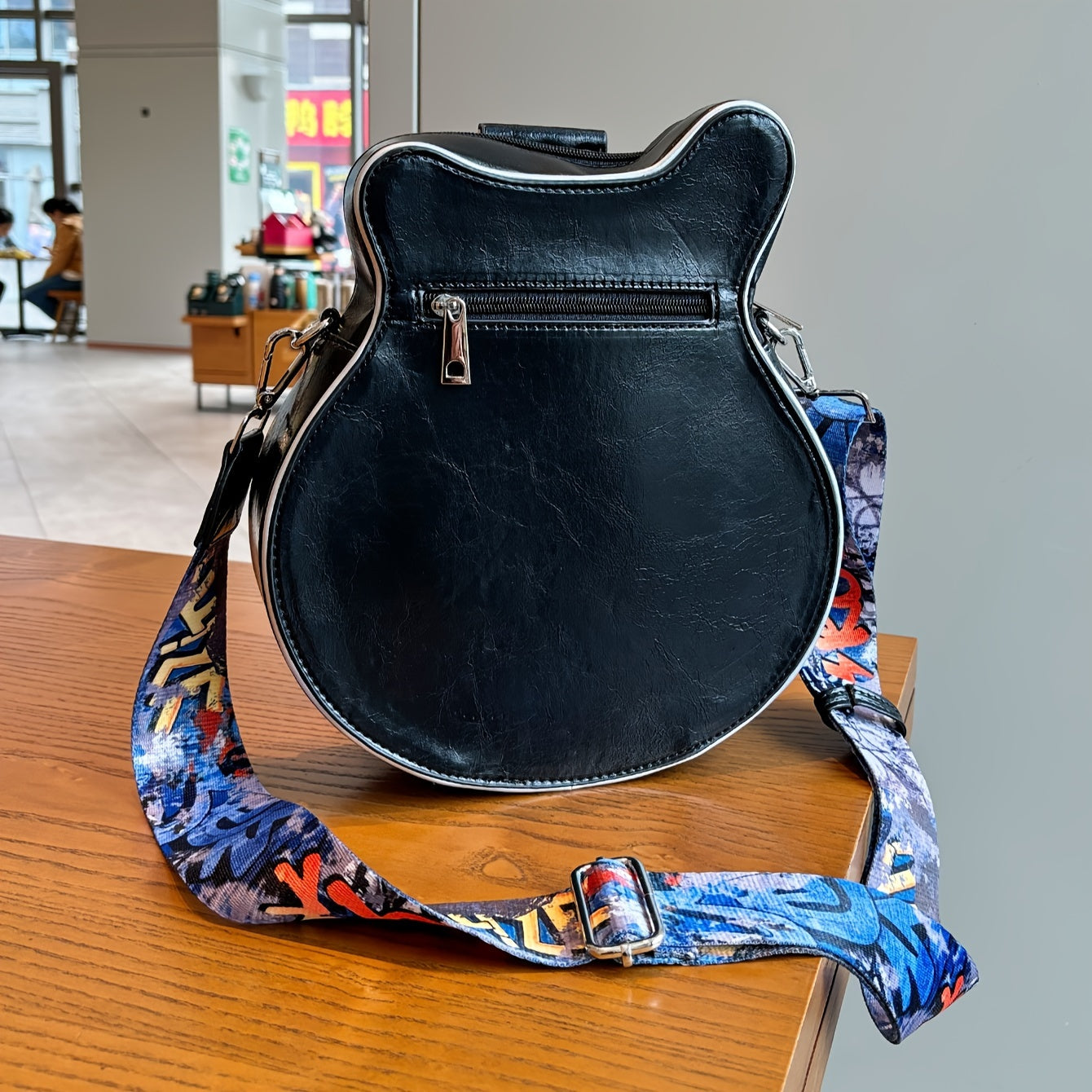 Trendy Y2K Style Guitar-Shaped Crossbody Bag
