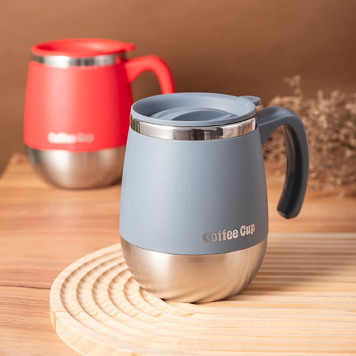 Stainless steel insulated coffee cup with lid
