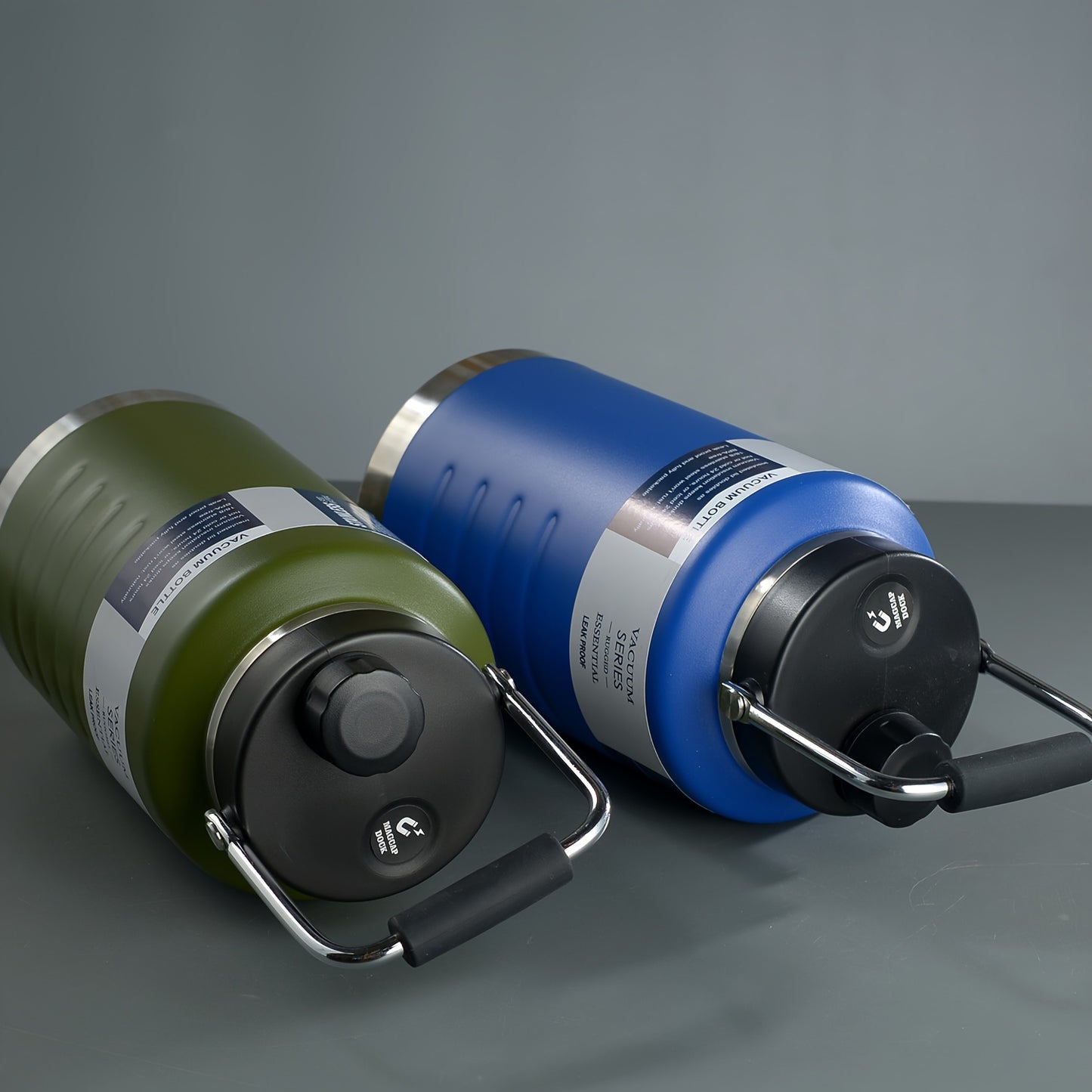 Stainless Steel Insulated Vacuum Bottle 2000ml with Magnetic Lid