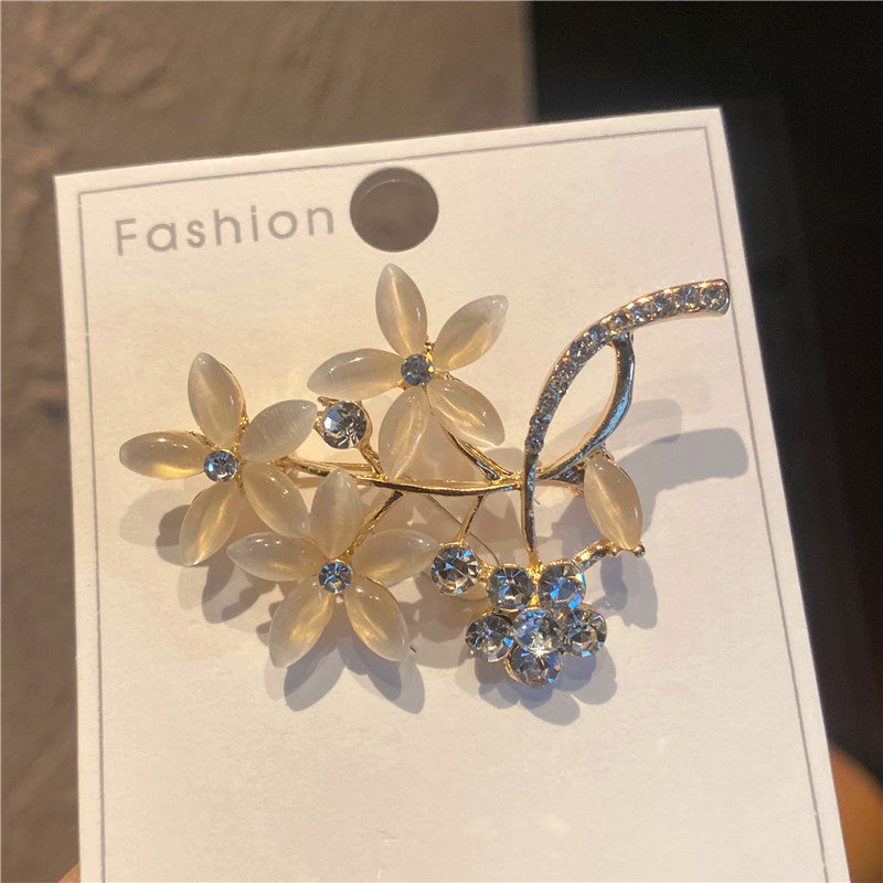 Gorgeous 10-piece brooch set