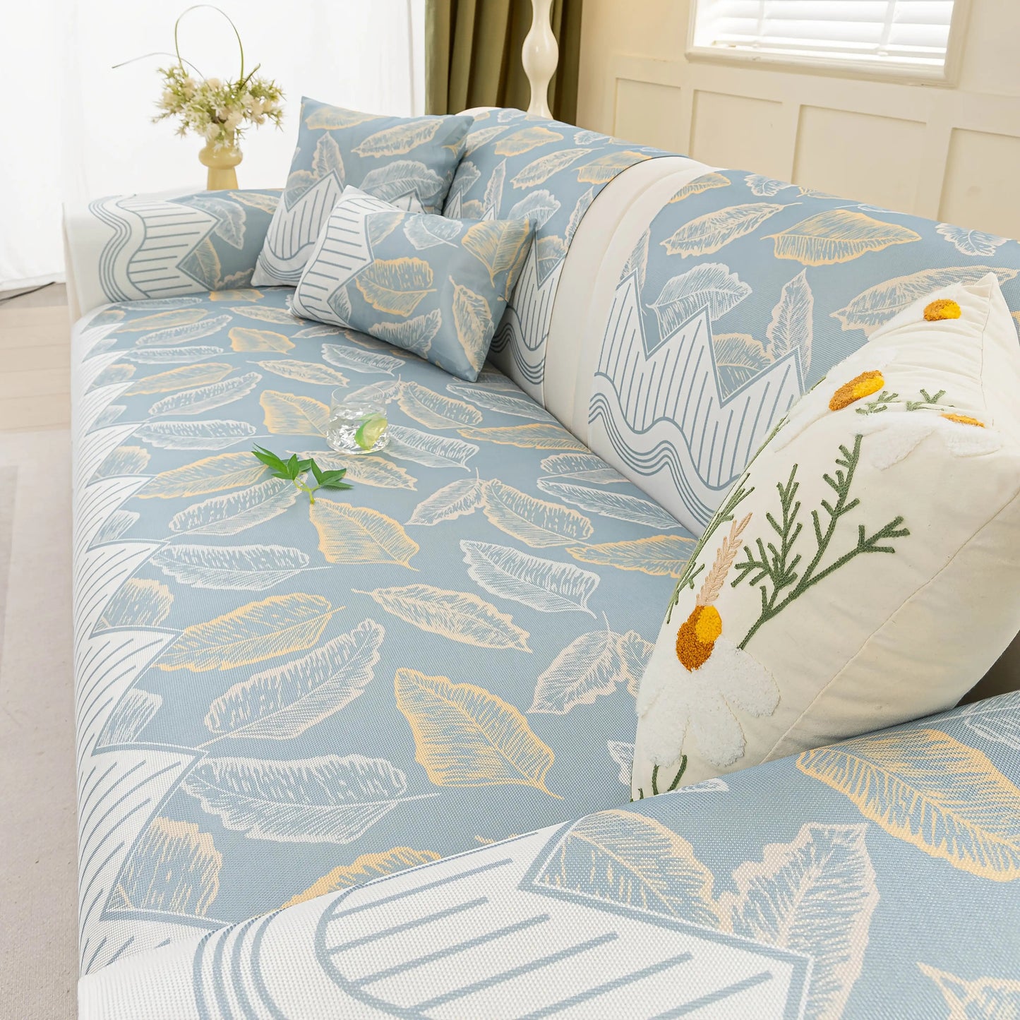 Machine Washable Pet Scratch-Resistant Summer Ice silk Sofa Mat