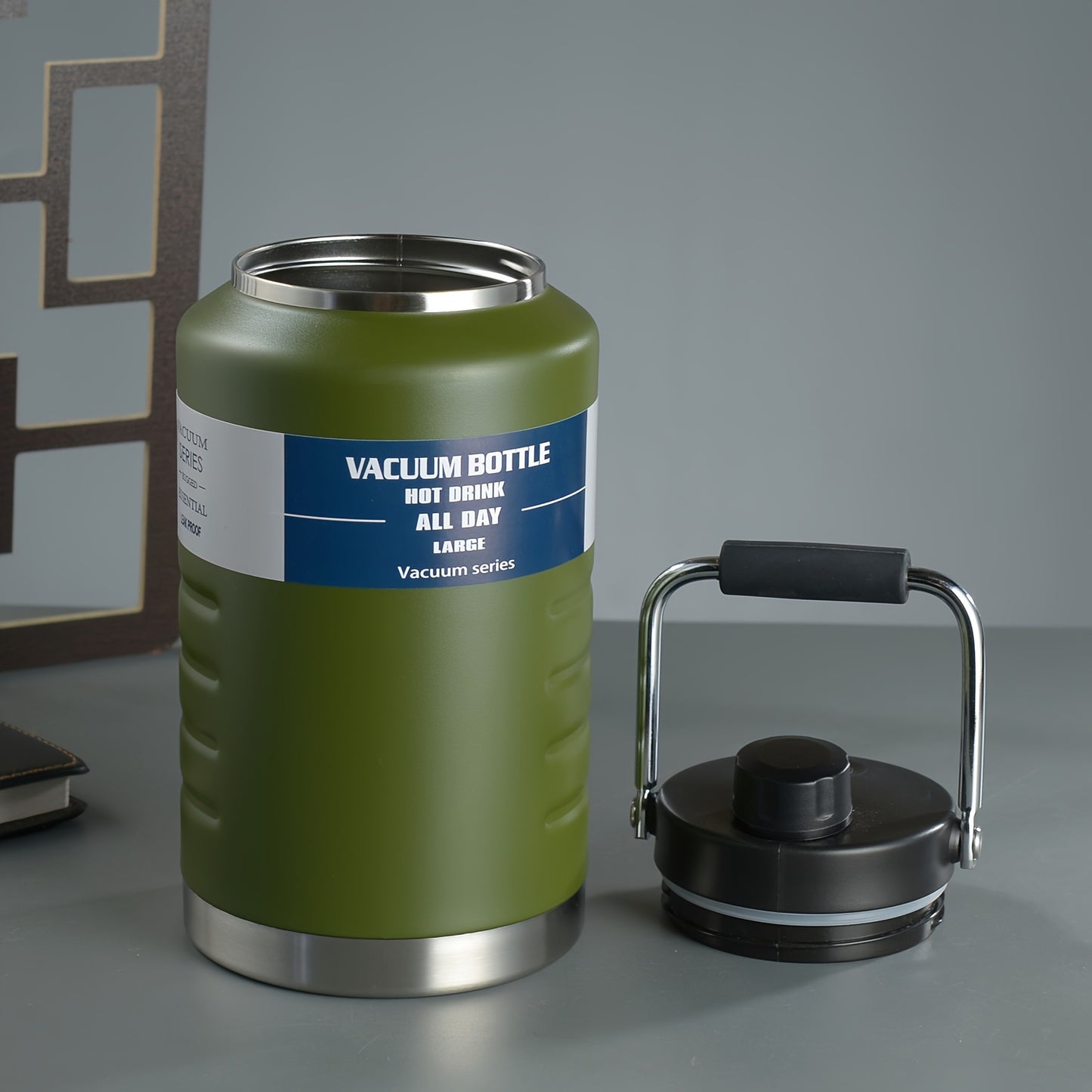Stainless Steel Insulated Vacuum Bottle 2000ml with Magnetic Lid