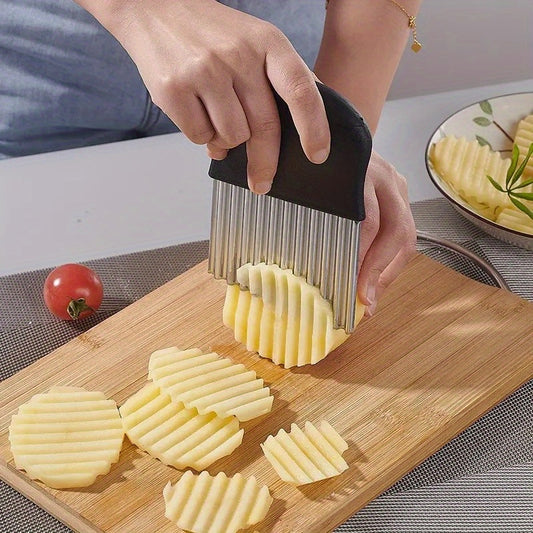 1 Multifunctional Wrinkle Cutting Potato and Vegetable Knife
