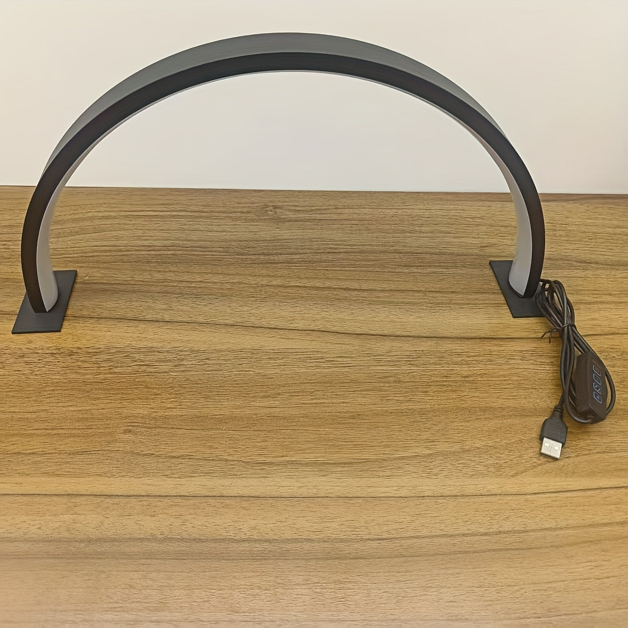 1 semi-circular desktop beauty lamp