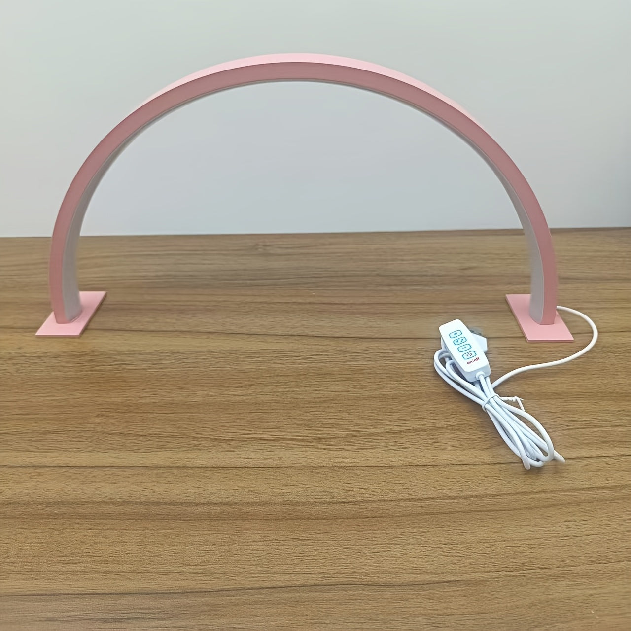 1 semi-circular desktop beauty lamp