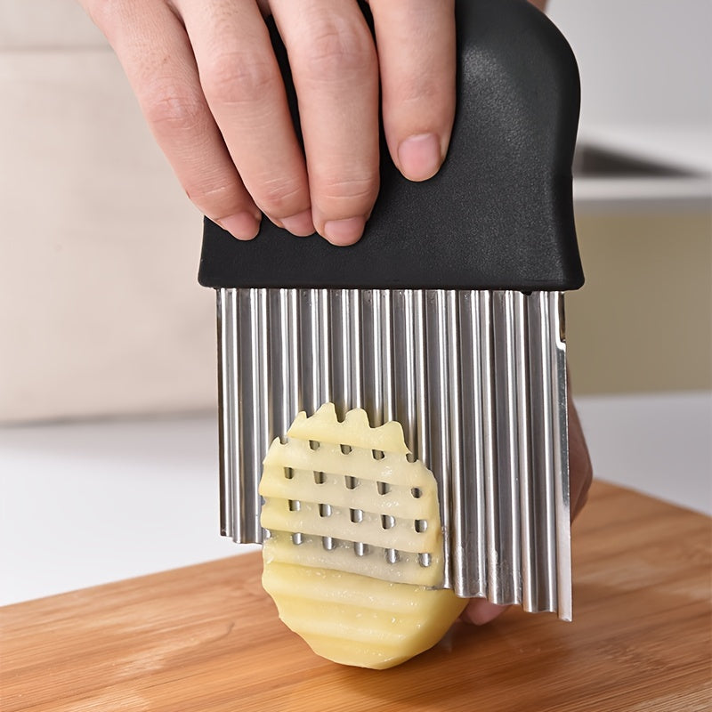 1 Multifunctional Wrinkle Cutting Potato and Vegetable Knife