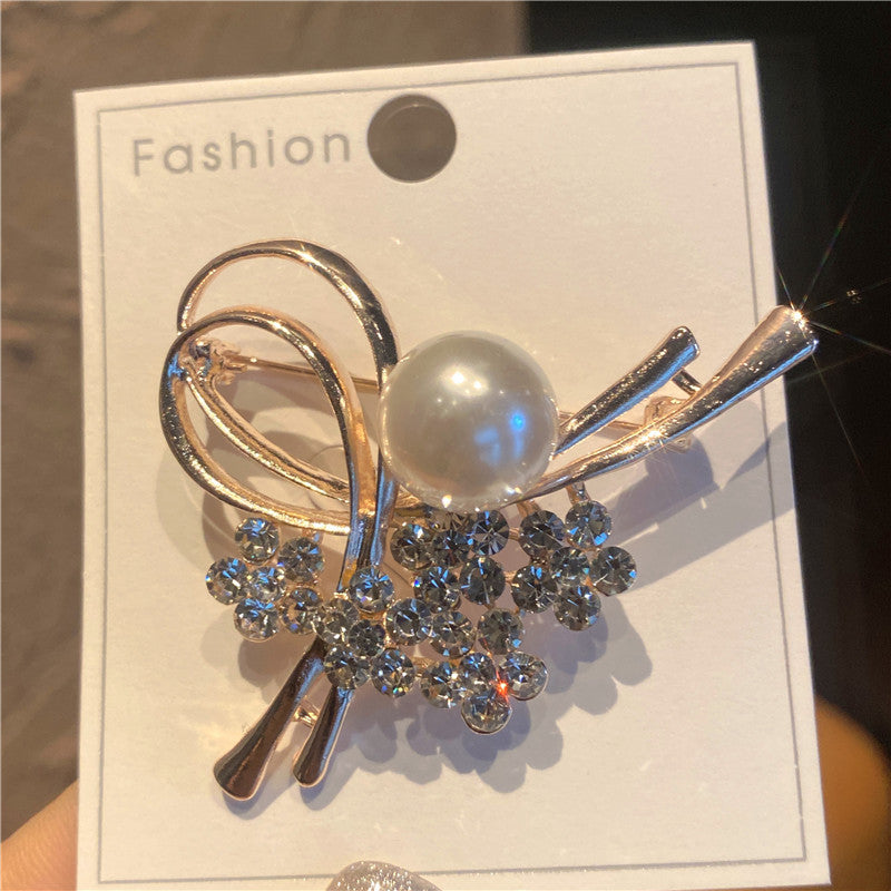Gorgeous 10-piece brooch set