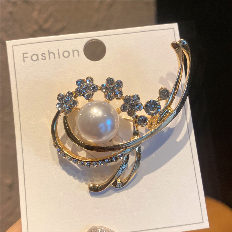 Gorgeous 10-piece brooch set