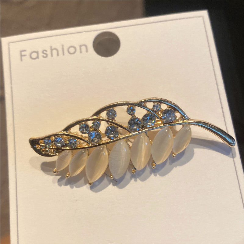 Gorgeous 10-piece brooch set