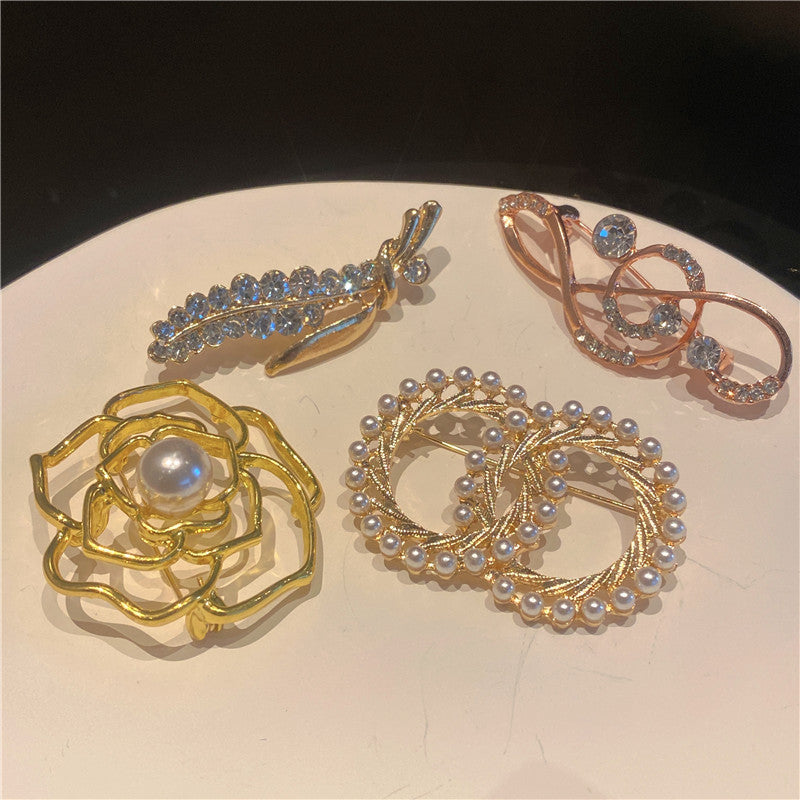Gorgeous 10-piece brooch set