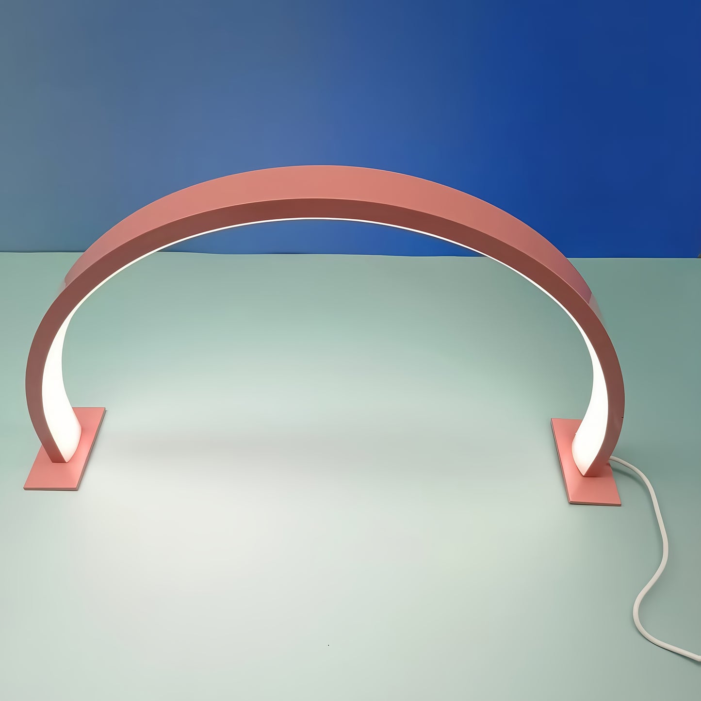 1 semi-circular desktop beauty lamp